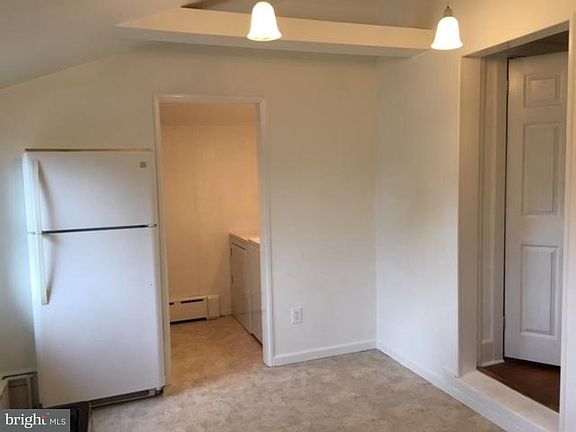 4th image of 49 W Marthart Ave