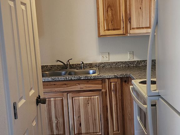 3rd image of 825 Alexander Ct #X1
