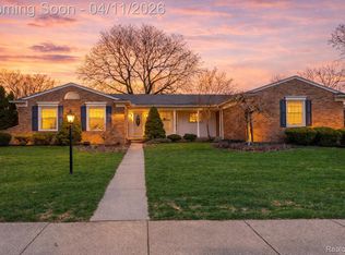 46048 Quail Ridge Dr, Plymouth, MI