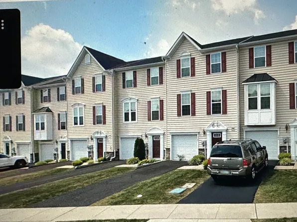 904 Susan Cir, North Wales, PA 19454