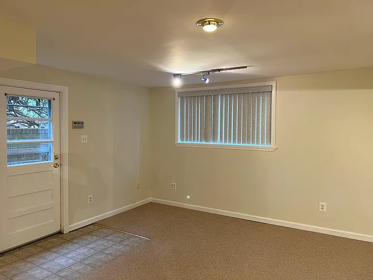 7506 Newmarket Dr — Photo 32