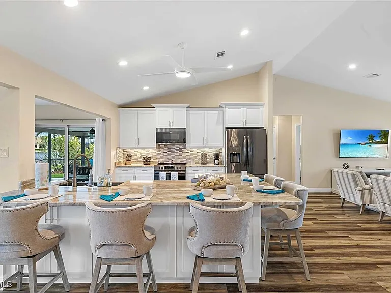 2307 SW 40th St — Photo 30
