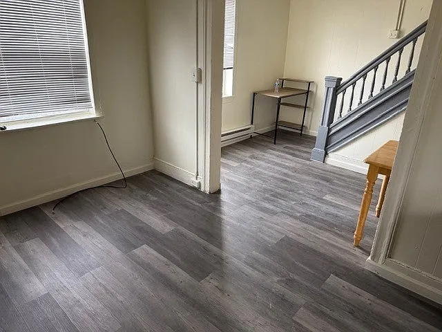 2 bed, 1.0 bath, 800 sqft, $1,200 — Photo 3