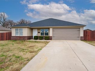 1328 Sango St, Springdale, AR 72764