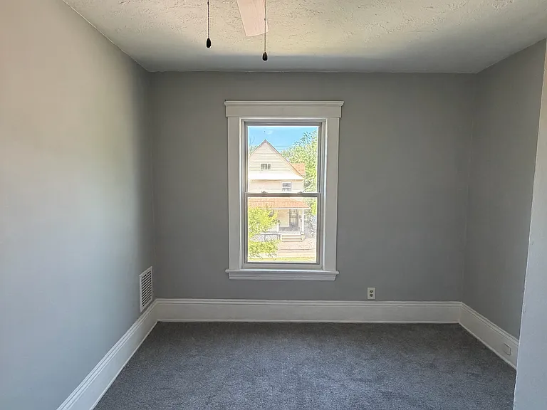 9702 Raymond Ave — Photo 9