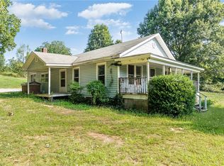 396 Little River Rd, Seagrove, NC 27341