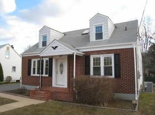 14 Maple Ave, Newark, DE 19711