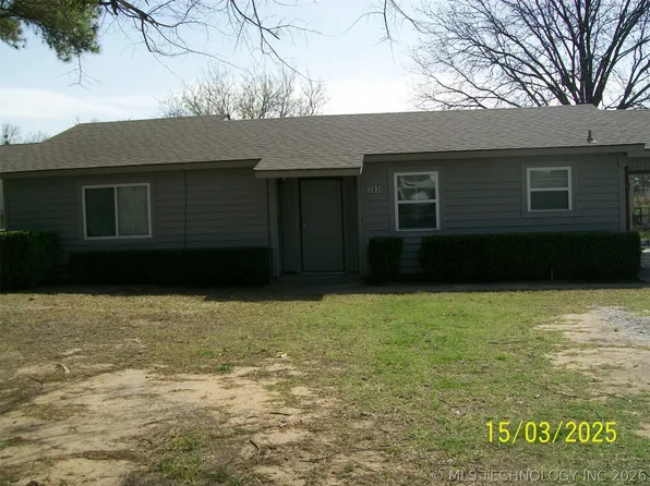 303 Willow St, Lone Grove, OK 73443