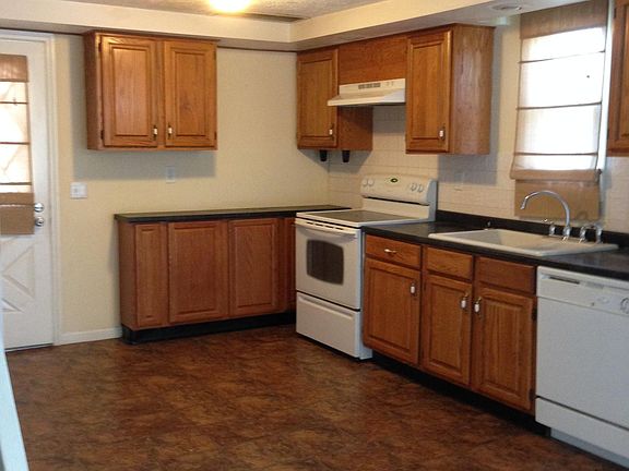 4th image of 431 Beech Dr
