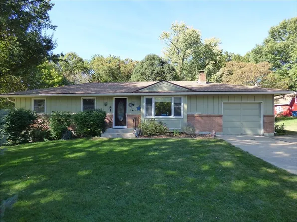 7018 N Elm St, Pleasant Valley, MO 64068