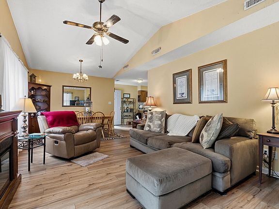 5th image of 76 Channing Dr.