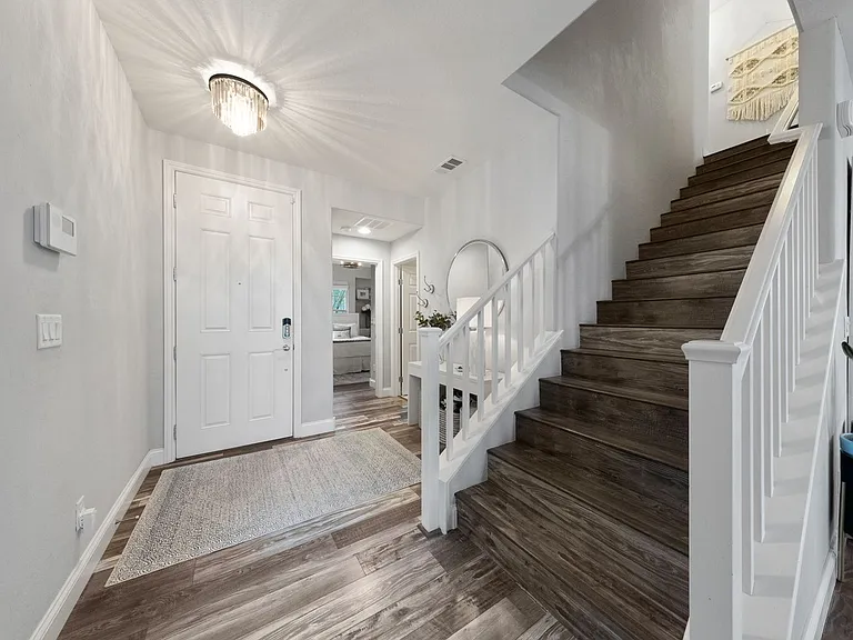 428 Vigo Port St — Photo 18