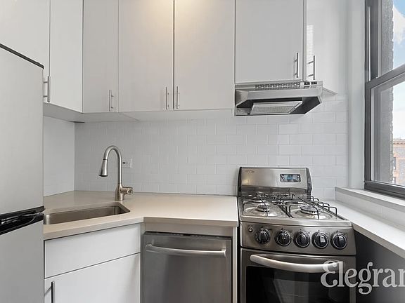 3rd image of 41 W 72nd St APT 17C