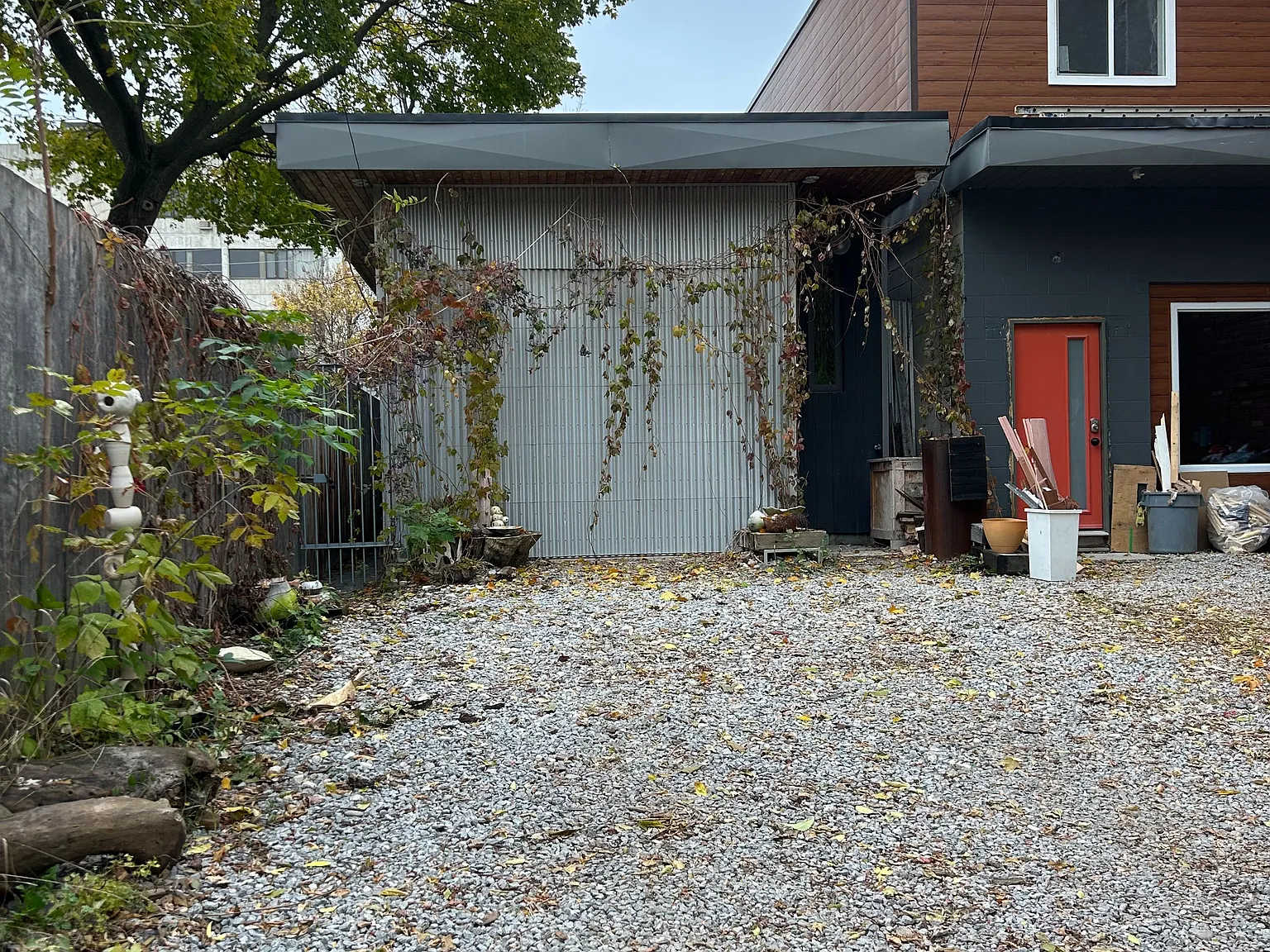 Studio, $3,500 — Photo 1