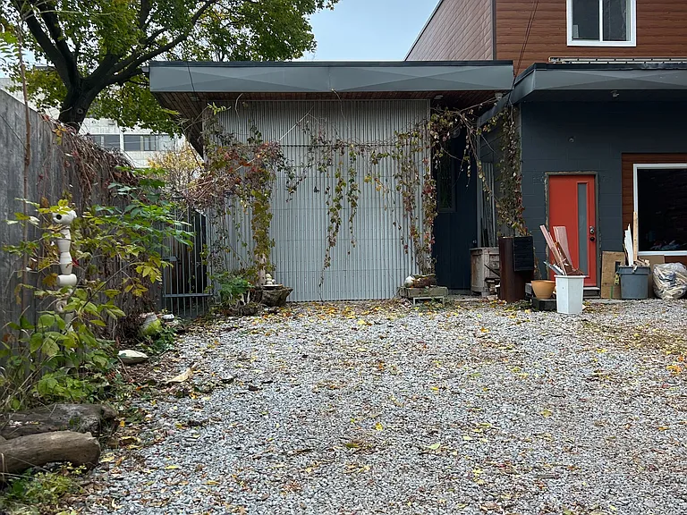 303 Coxwell Ave — Photo 1