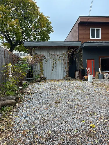 303 Coxwell Ave Photo 1