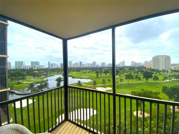 20379 W Country Club Dr #935-3, Miami, FL 33180
