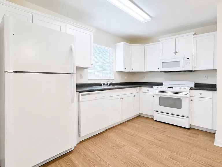 1105 Harold Ave S — Photo 11