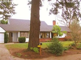 2440 SW Maple Ln, Portland, OR 97225