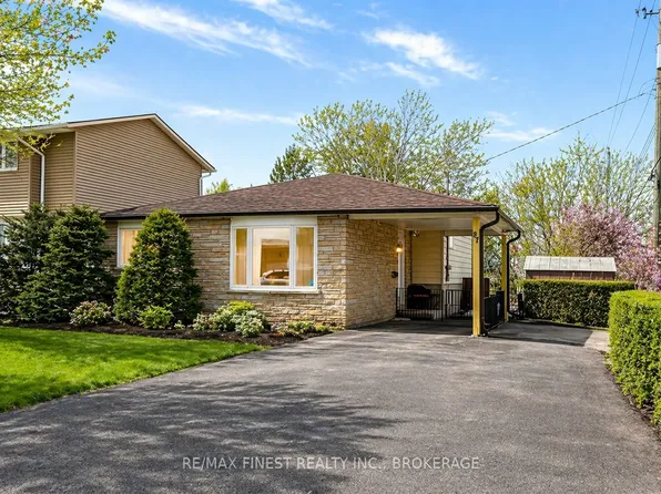 87 Old Oak Rd, Kingston, ON K7M 6X2