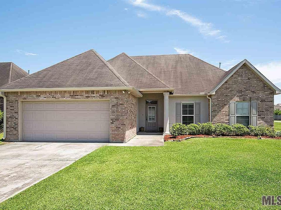 1st image of 17008 Jamestowne Dr