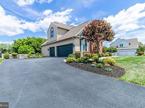 3rd image of 2705 Woodspring Dr