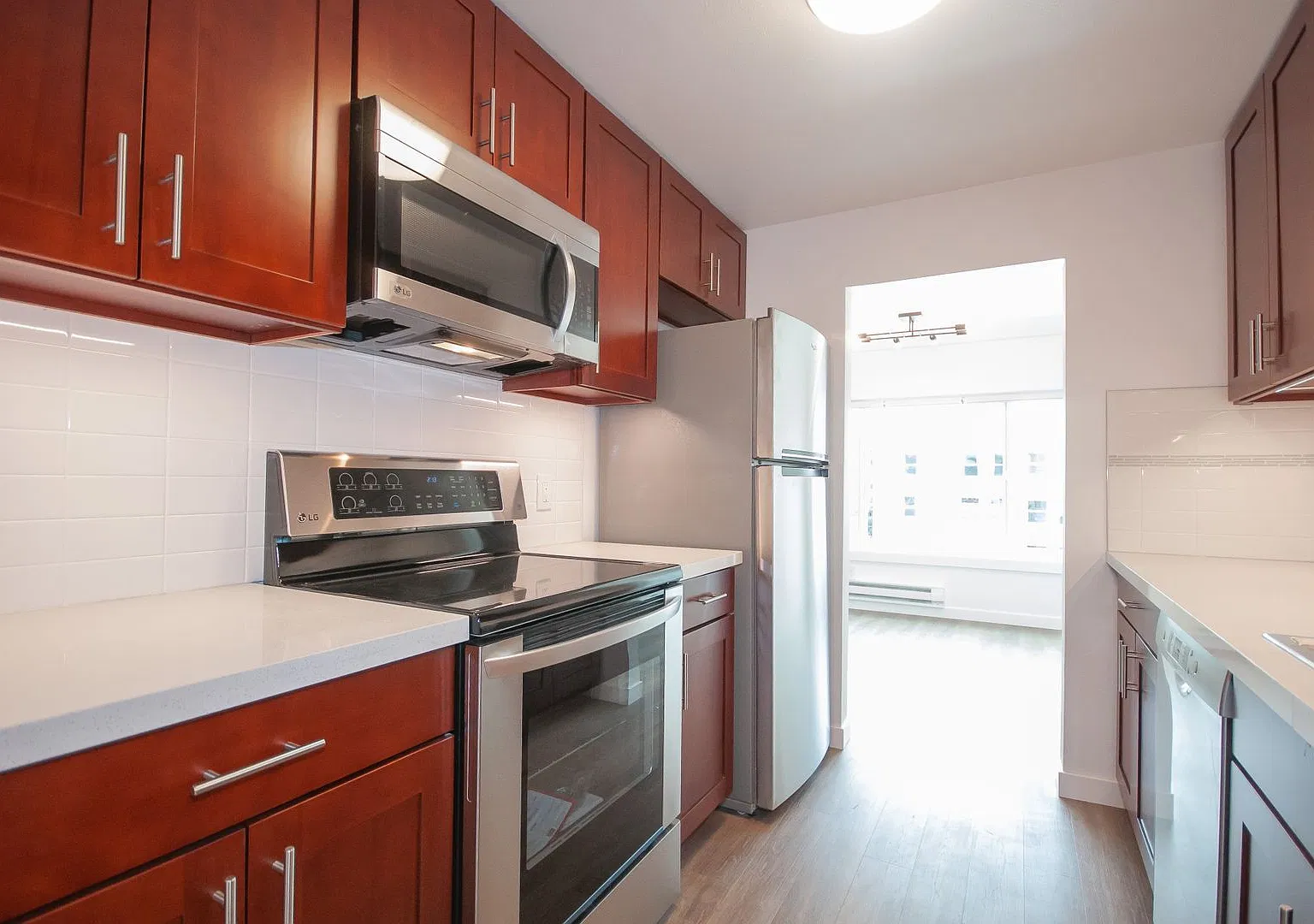 411 Harvard Ave East — Photo 4