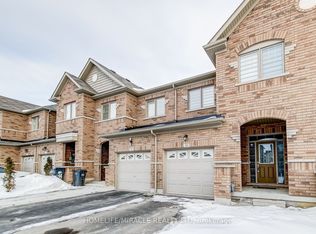30 Davenfield Cir, Brampton, ON L6P4M2