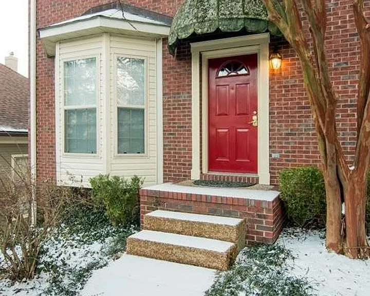 3105 Dudley Ave — Photo 2