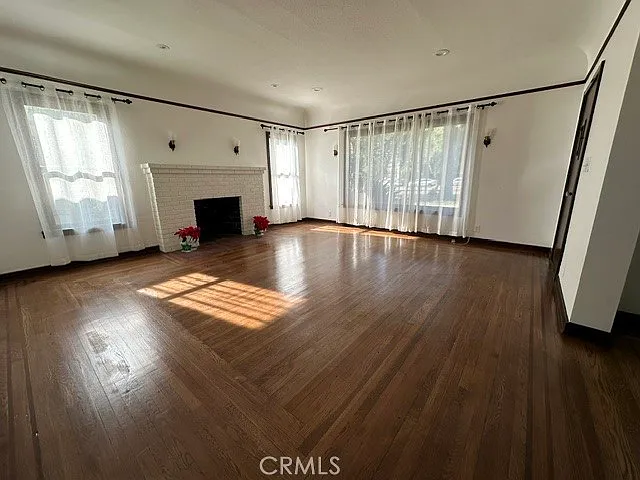 1054 N Euclid Ave — Photo 8