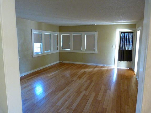 2nd image of 2737 W Sierra St