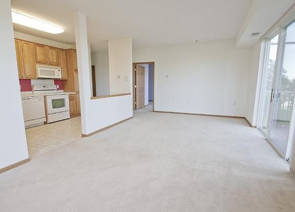 5th image of 15001 Burnhaven Dr #117