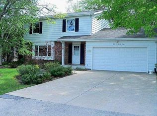 5629 Carriage Hills Dr, Racine, WI 53406