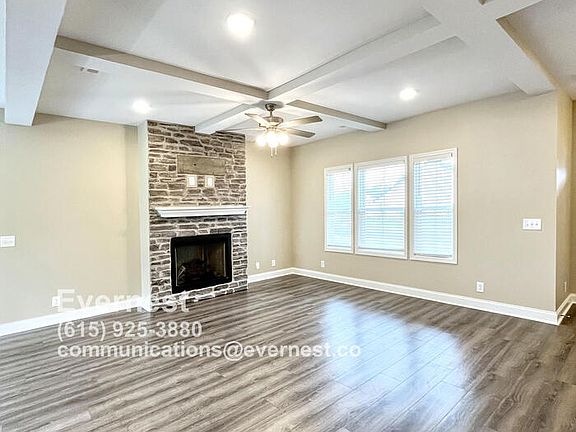 5th image of 514 Bloomington Trce