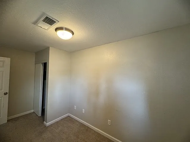 1448 Pleasant St — Photo 18
