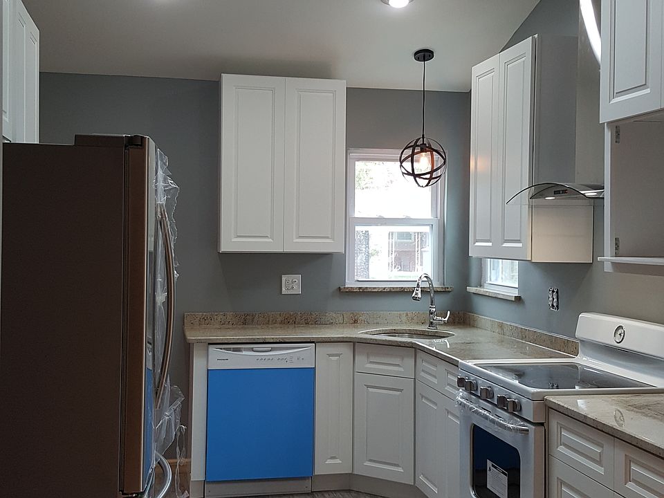 1st image of 28455 Elmira St