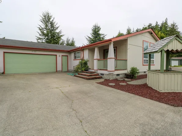 2105 Lynne Dr, North Bend, OR 97459