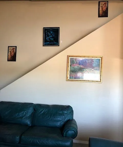 Steps to the bedroom.