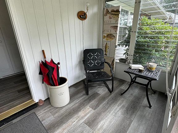4th image of 801B Balmoral Court #B