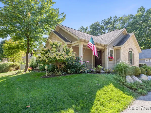 1101 Bridge Crest Dr SE, Ada, MI 49301