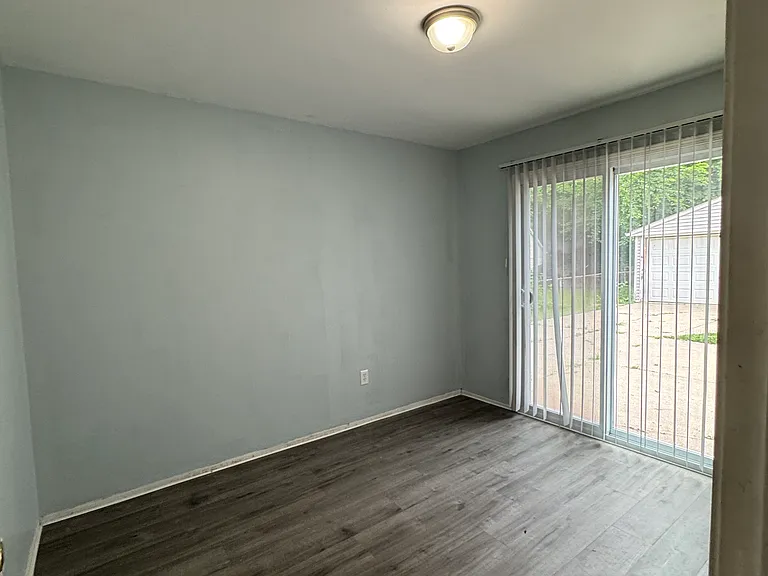 26398 Spicer St — Photo 15