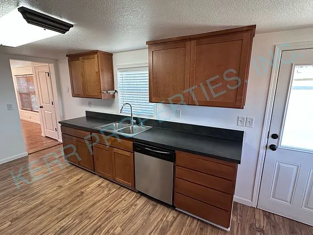 343 NW Zobrist St — Photo 6