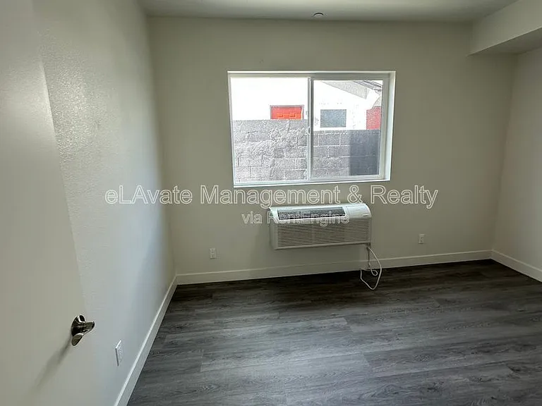 226 W 87th St #204 — Photo 12