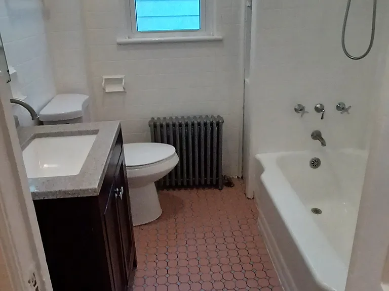 125 S 13th St #B — Photo 11