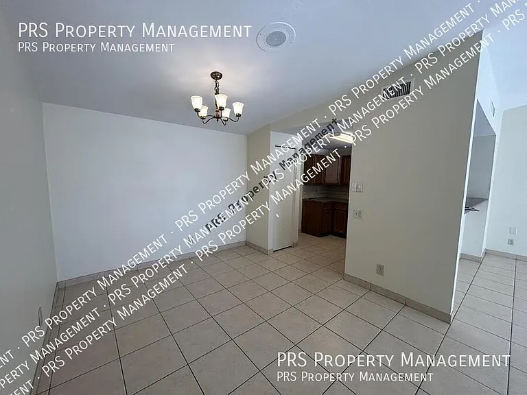 1762 W Colt Rd — Photo 12