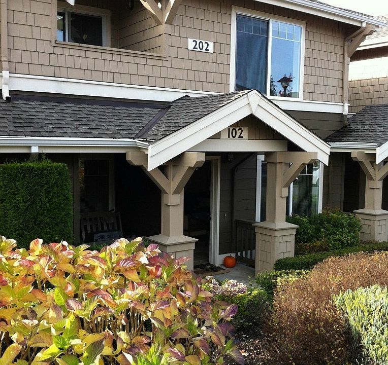 1st image of 1905 24th Avenue NE #3-102