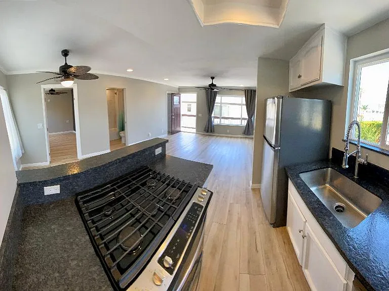 140C Hemlock Ave — Photo 15