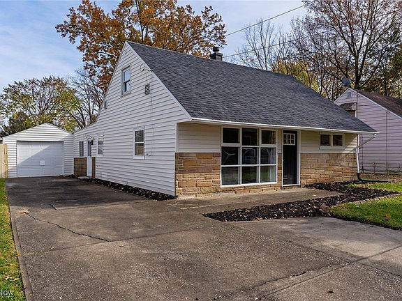 2nd image of 183 Carnegie Ave