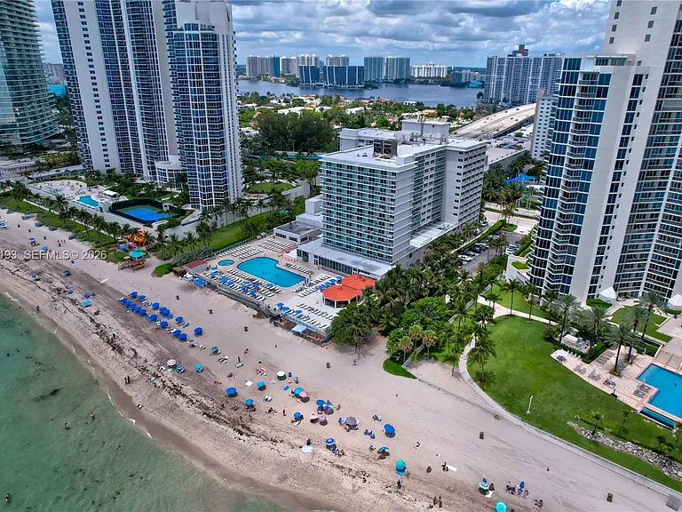 19201 Collins Ave #1123 — Photo 40