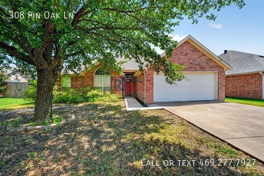 Charming 3-bedroom, 2-bath home — Photo 3